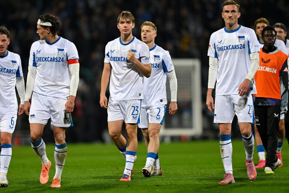 Julian Eitschberger (21, 4.v.l.) will Hertha schon im Winter verlassen.