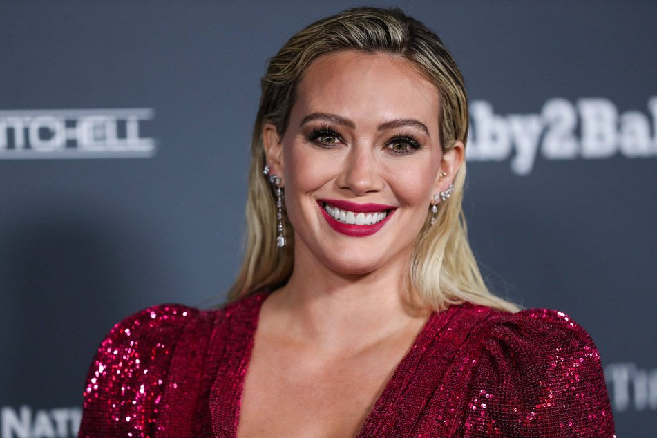 Hilary Duff will star as Sophie in the upcoming Hulu series, How I Met Your Father.