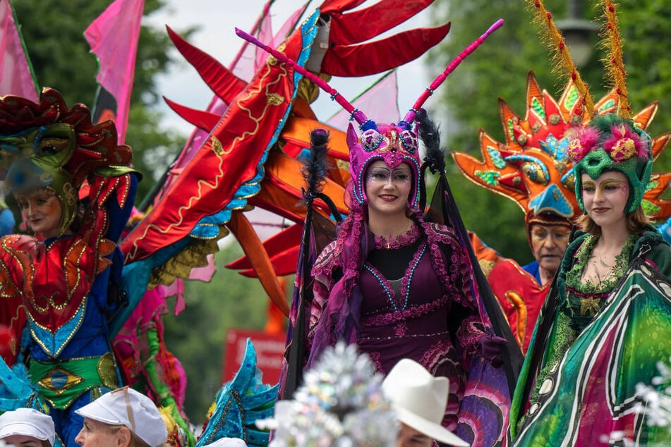 Berlin: Höhepunkt beim Karneval der Kulturen: Großer Umzug zieht durch Berlin