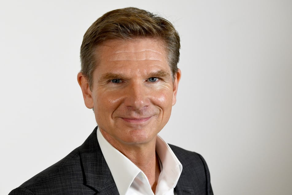 Heiner Garg (FDP), Minister für Soziales, Gesundheit, Jugend, Familie und Senioren des Landes Schleswig-Holstein, steht im Landeshaus.
