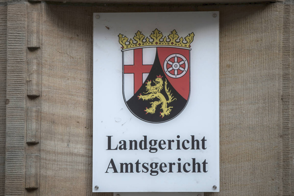 Das Landgericht Mainz verurteilte den 22-Jährigen zu einer lebenslangen Haftstrafe.