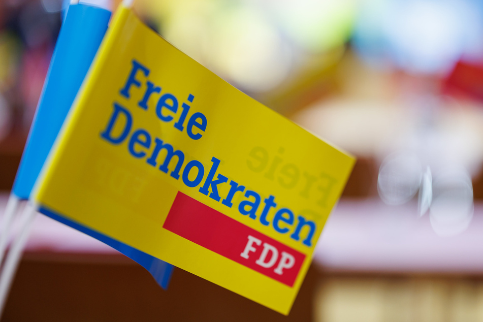 Die sächsische FDP verliert immer mehr Politiker! Nun tritt auch der Kreisvorsitzende Miro Becker aus Mittelsachsen aus.