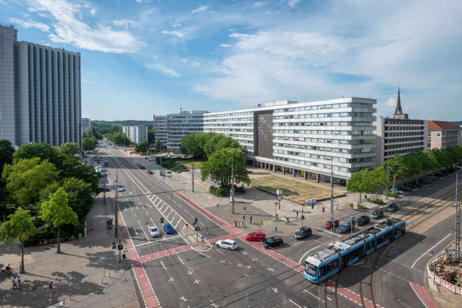 Blick in die Brueckenstrasse in Chemnitz. Hier soll einen neue Strassenbahnlinie gebaut werden.