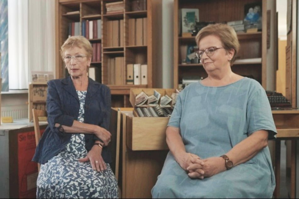 Heidrun Naumann und Angela Elsner arbeiteten beide bei der Sparkasse Grimma und waren direkt am Geldaustausch beteiligt. Für sie war es die stressigste Zeit ihres Lebens.
