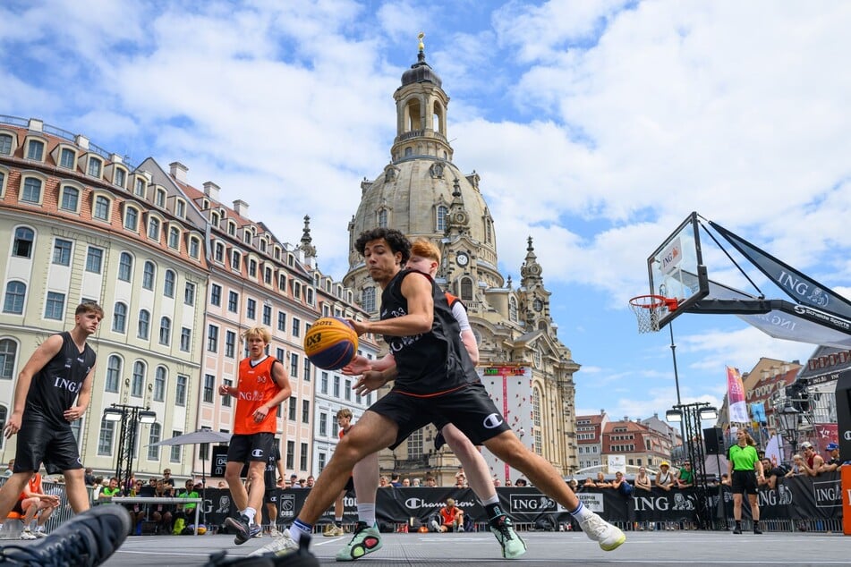 Die besondere Kulisse wird in Erinnerung bleiben: 3x3-Basketball und Klettern wurden direkt unter der Frauenkirche ausgetragen.
