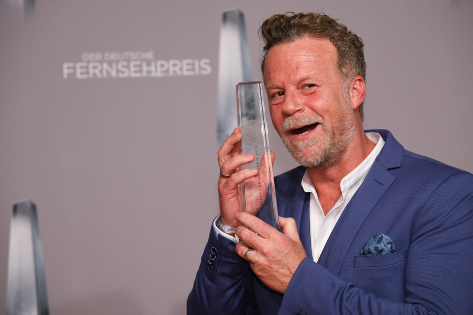 Jenke von Wilmsdorff (54) bei der Verleihung des Deutschen Fernsehpreis 2019 für "Jenke macht Mut! Leben mit Brustkrebs". Die Produktion erfolgte gemeinsam mit RTL.