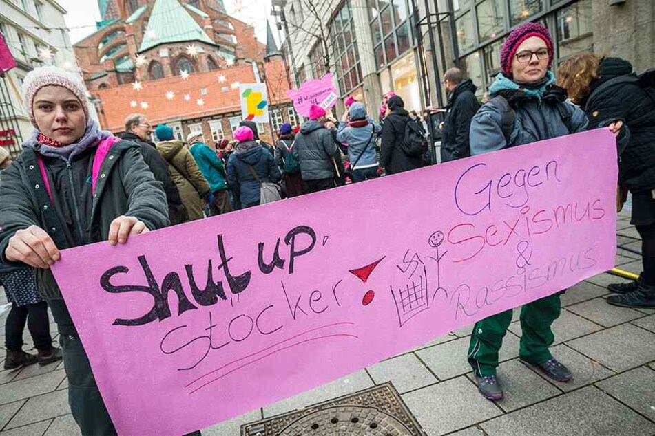 Demo in Lübeck: Dort werden Forderungen laut, dass sich die Stadt distanzieren und niemand mehr Spenden annehmen soll.