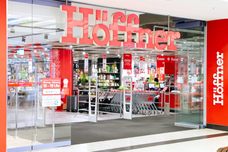 Höffner gibt hohe Rabatte für alle, die das haben...