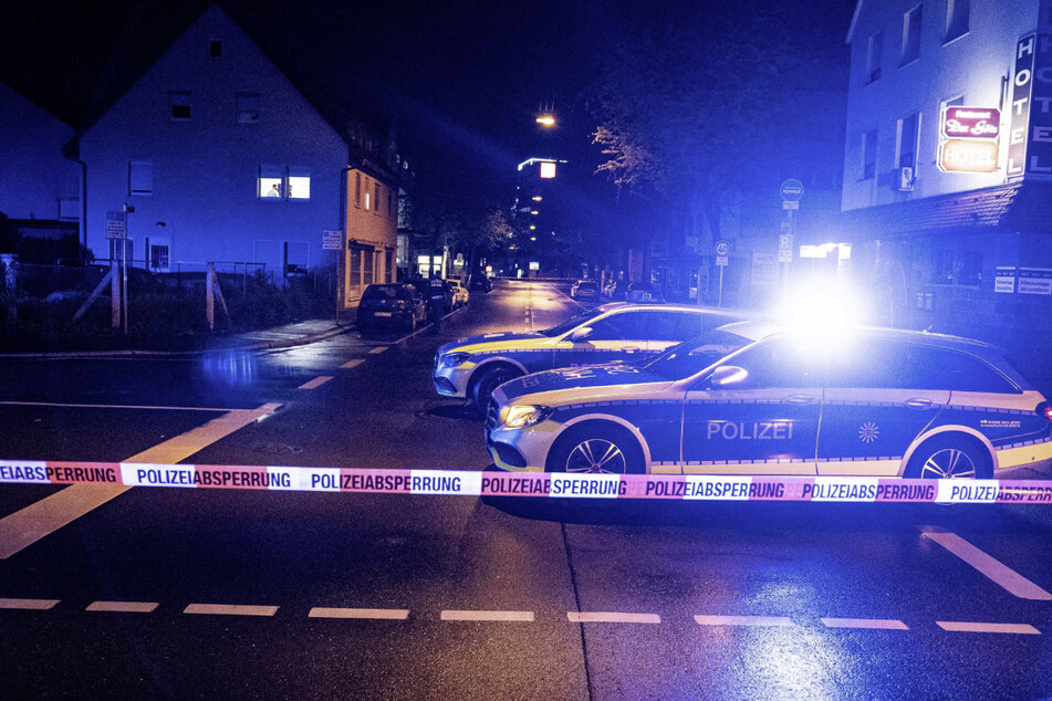 Die Polizei sperrte zwischenzeitlich die Straßen in der Innenstadt ab.