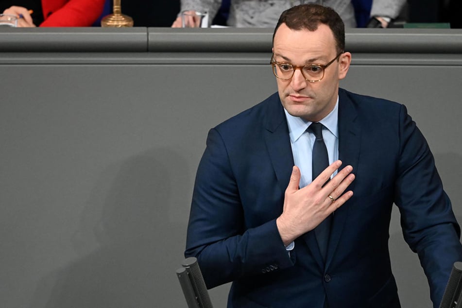 Gesundheitsminister Jens Spahn: Sein Ministerium hat eine Million Euro für ein Projekt zur Altersbestimmung rausgerückt.