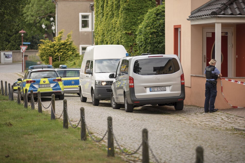 Nach Leichenfund in Bischofswerda: Ermittler auf Spurensuche