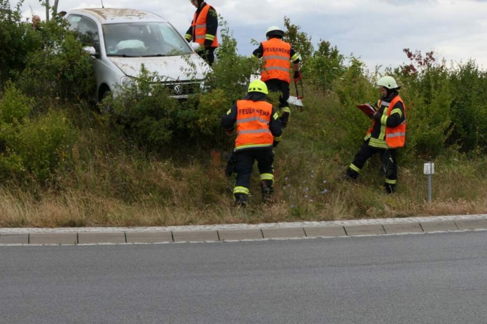 Die Freiwillige Feuerwehr kam der Dame zu Hilfe.