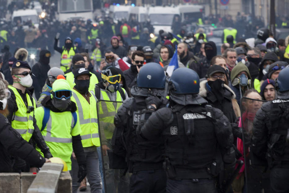In Frankreich ist es erneut zu heftigen Auseinandersetzungen gekommen.