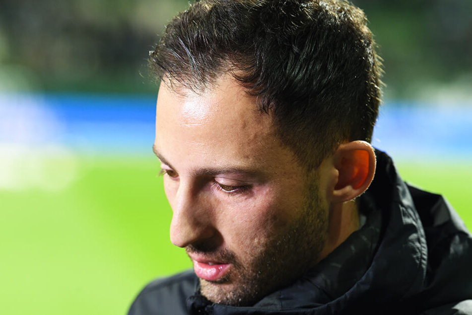 Schalke-Coach Domenico Tedesco verlor mit seinem Team auch beim SV Werder Bremen (2:4), bleibt aber vorerst dennoch S04-Coach.