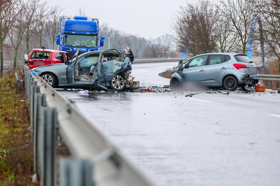 Bei diesem Unfall am 9. März 2023 auf der B87 in Eilenburg starben drei Personen noch an Ort und Stelle.