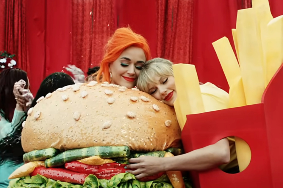 Taylor Swift (r.) and Katy Perry proved their feud was over by teaming up in the Karma singer's music video for You Need to Calm Down.