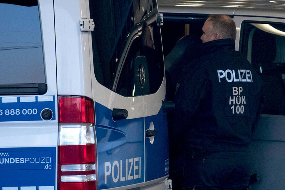Die Bundespolizei ermittelt wegen Einschleusens.