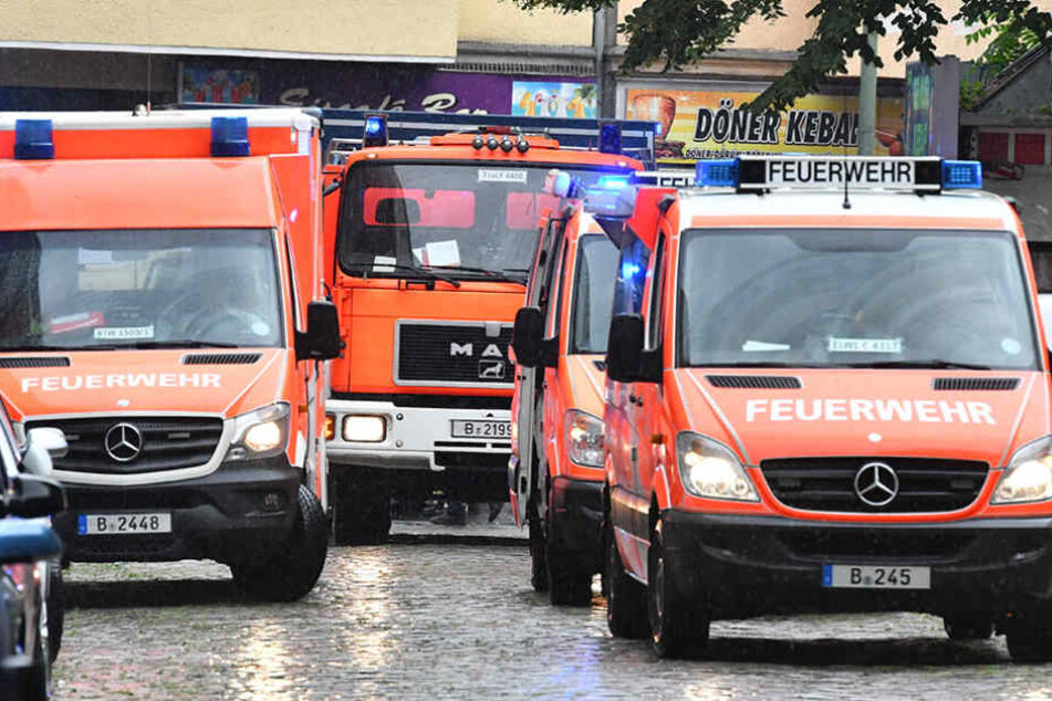 Mit 40 Einsatzkräften ist die Berliner Feuerwehr vor Ort. (Symbolbild)