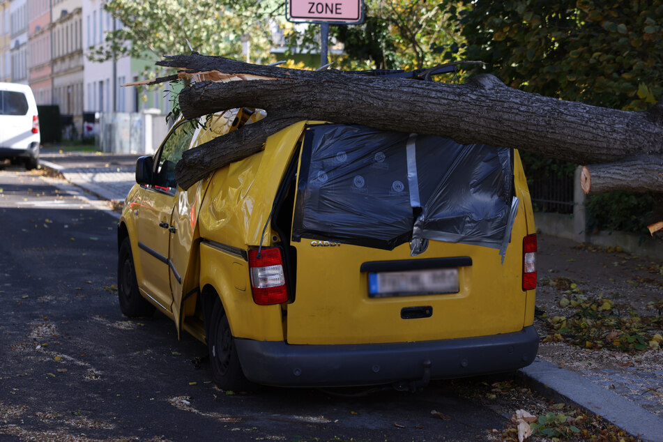 In der Stadt gingen einige Autos zu Bruch.