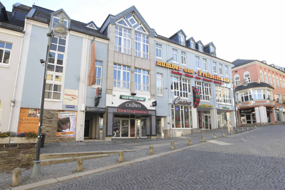 Zehn bewaffnete Personen stürmten am Mittwoch den "Crown Club" in Plauen.