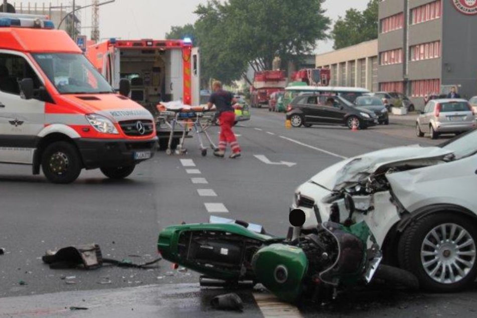 Mit voller Wucht krachten die beiden Fahrzeuge zusammen.