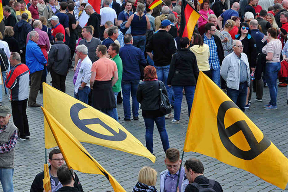Der griechische Buchstabe "Lambda" ziert die Fahnen der "Identitären Bewegung".