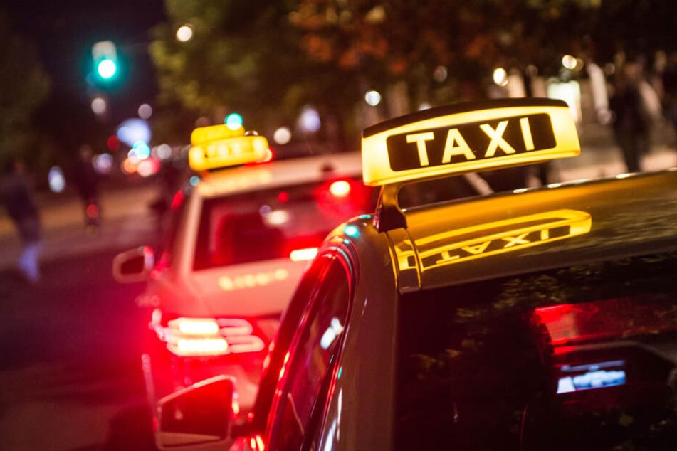 Krankenhaus statt Taxi: Zwei Ärzte erlitten Verletzungen durch Messerstiche. (Symbolbild)