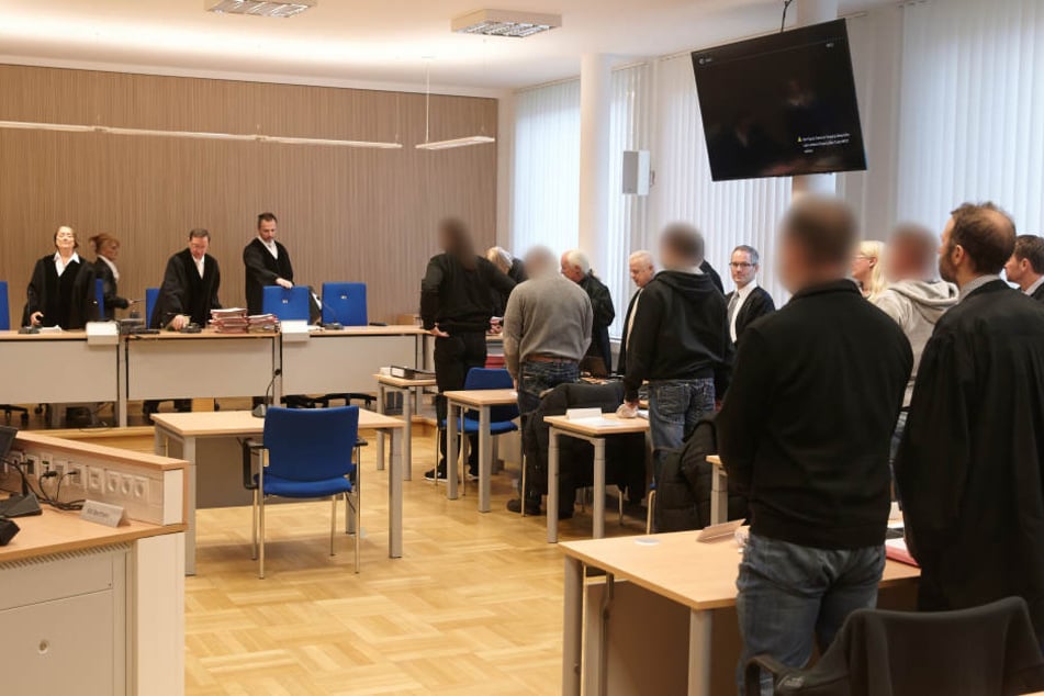 Einer der Verurteilten hatte 2010 einen Polizisten erschossen. (Symbolbild)