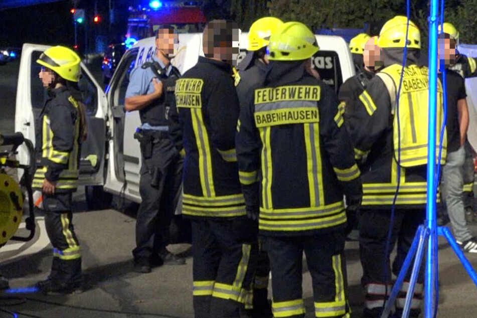 Rettungsdienst, Polizei und Feuerwehr waren nach dem Unfall in Babenhausen im Einsatz.