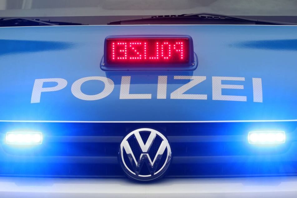 Die Polizisten verständigten seine Mutter und brachten ihn dann samt Fahrrad zu seiner Freundin. (Symbolbild)