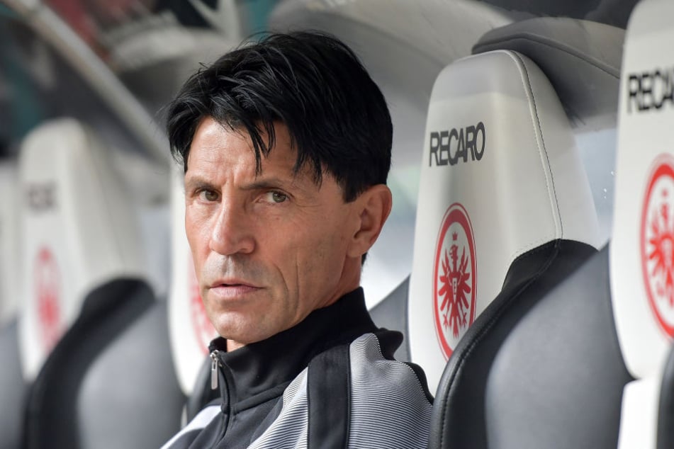 Auch Sportdirektor Bruno Hübner bemerkte mit fortlaufender Spieldauer, dass die Kräfte der Eintracht-Akteure deutlich nachließen.