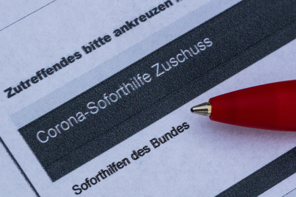 Soloselbstständige können einen Festbetrag von 1000 Euro pro Monat für den Zeitraum Juli bis Dezember 2021 beantragen.