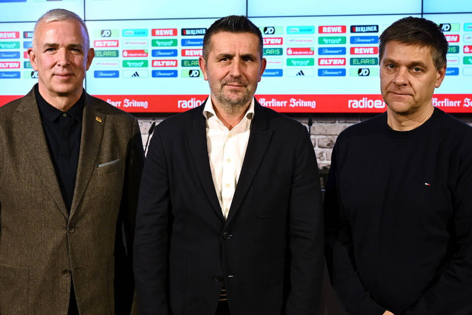 Präsident Dirk Zingler (59, l.) und Manager Oliver Ruhnert (52, r.) haben am Sonntag ihren neuen Trainer Nenad Bjelica (52) offiziell vorgestellt.