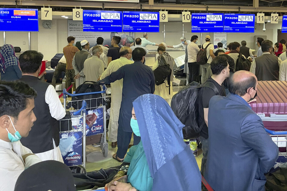 Leipzig: Afghanen in Leipzig sorgen sich um Angehörige: "Jeder versucht sich zu retten"