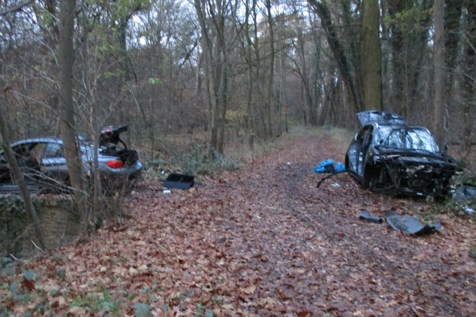 Beide Autos waren zuvor gestohlen worden.