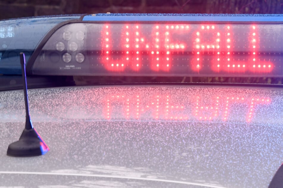 Unfall A61: Mercedes kommt auf A61 ins Schleudern: Drei schwer und eine leicht verletzte Person