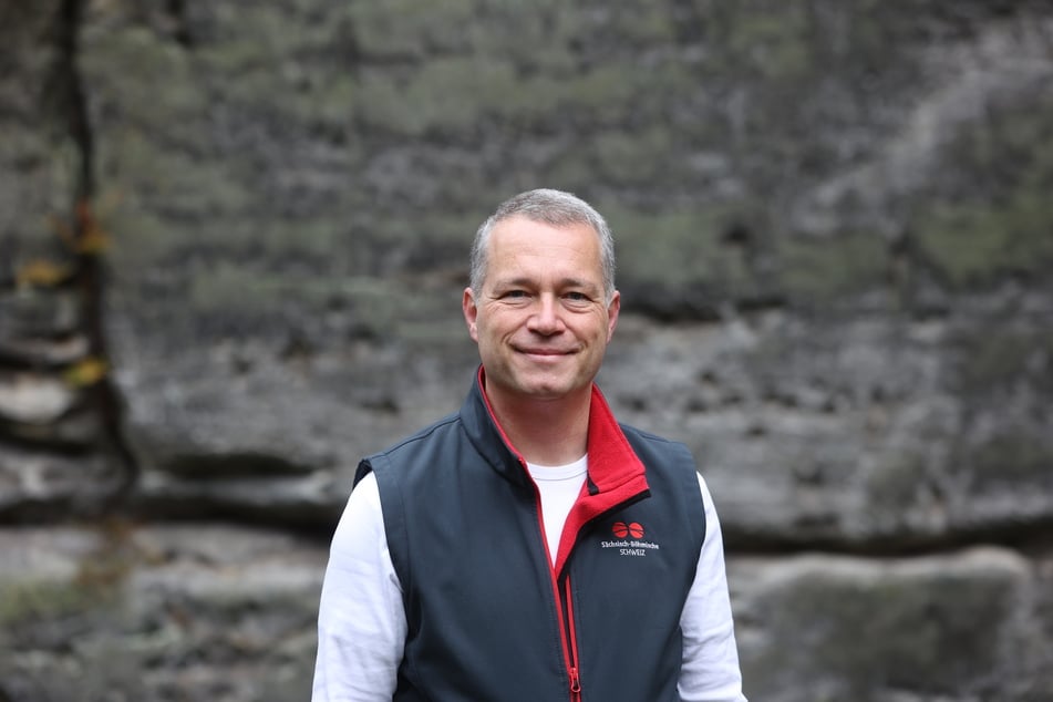 Tino Richter (53), Geschäftsführer vom Tourismusverband Sächsische Schweiz, freut sich über die Aktion.