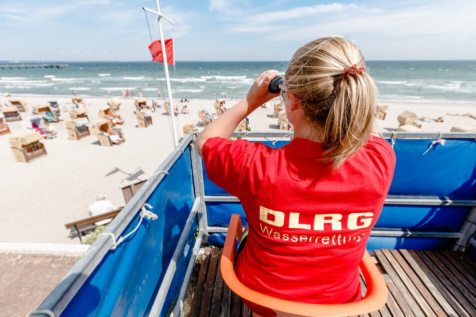 Die Deutsche Lebens-Rettungs-Gesellschaft (DLRG) hat ihre Badeunfall-Bilanz für das vergangene Jahr veröffentlicht. (Symbolbild)