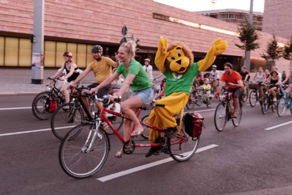 Schon bei der Leipziger Radnacht traten 3000 Fahrradfreunde in die Pedale.
