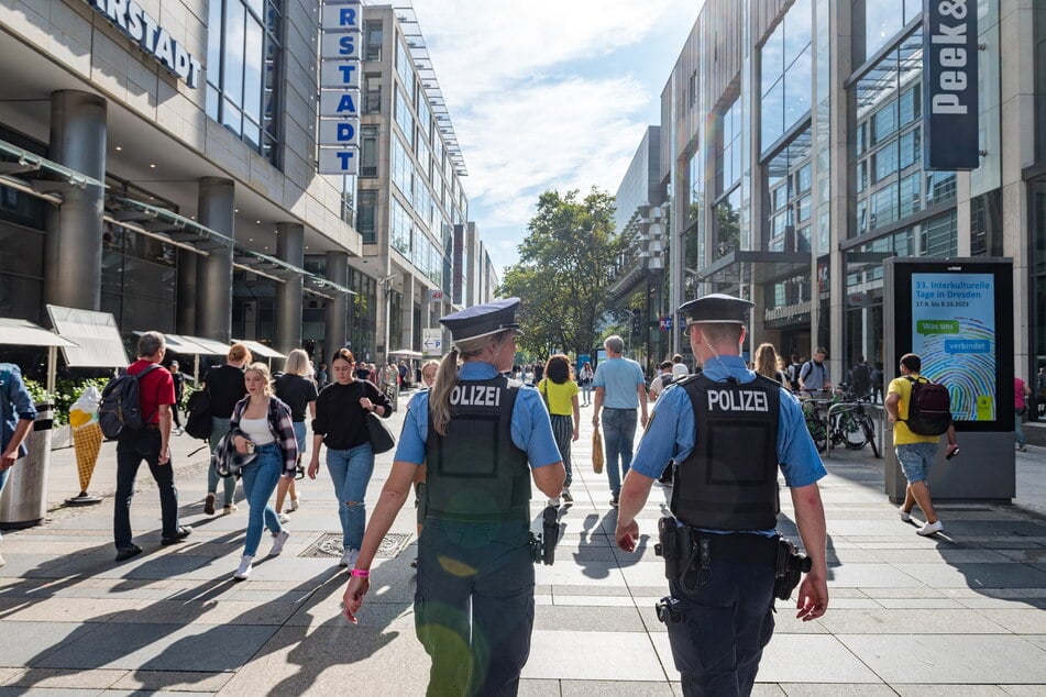 Auf der Prager Straße ereignete sich am Samstag ein rassistischer Vorfall. Die Polizei konnte den Täter schnappen. (Archivbild)