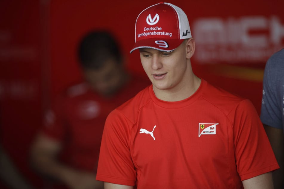 Die Chancen stehen gut, dass Mick bald wie sein Vater für den Formel-1-Rennstall von Ferrari ins Cockpit steigen wird.