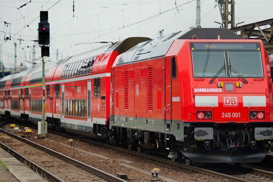 Am frühen Sonntagmorgen kam es in einem Regionalzug von Freiburg nach Basel zu einem handfesten Streit zwischen mehreren Personen. (Symbolbild)