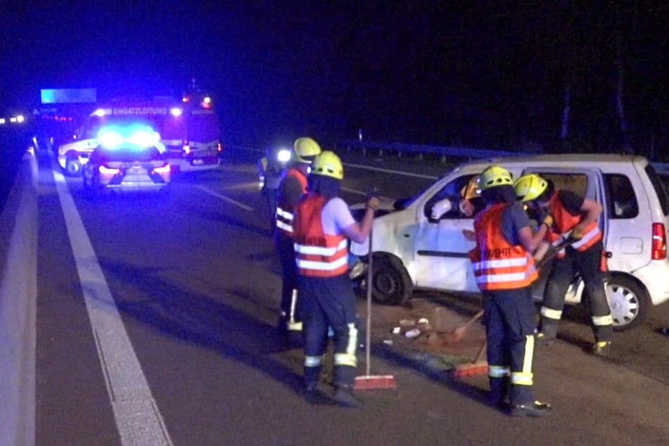 Die Fahrerin des Opels gab an, dass sie die Kontrolle über ihr Auto verloren hatte, weil ein vor ihr fahrender Wagen plötzlich abgebremst habe.
