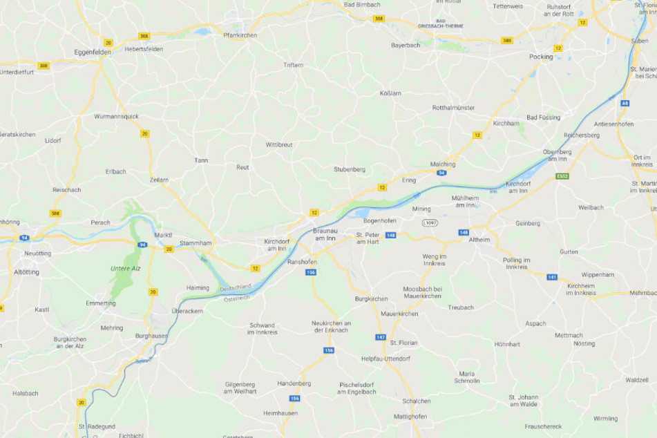 Der Unfall ereignete sich auf der B12 bei Kirchdorf am Inn in Niederbayern.