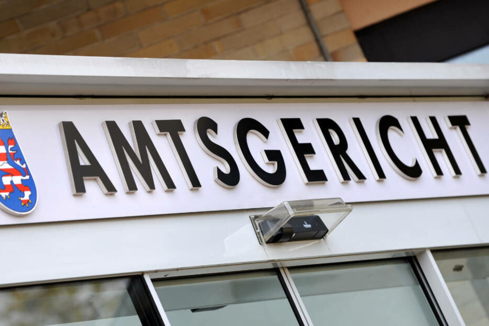 Es ist zunächst nur ein Verhandlungstag in der Außenstelle des Amtsgerichts Kassel in Hofgeismar angesetzt.