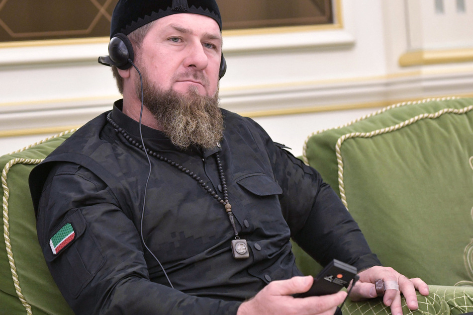 100 Soldaten soll Ramsan Kadyrow (46) bei einem Artillerie-Schlag der ukrainischen Armee verloren haben.