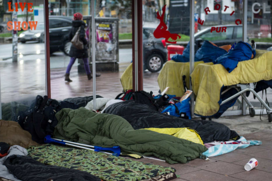 Auch auf der Reeperbahn schlafen zahlreiche Obdachlose unter freiem Himmel (Archivfoto).