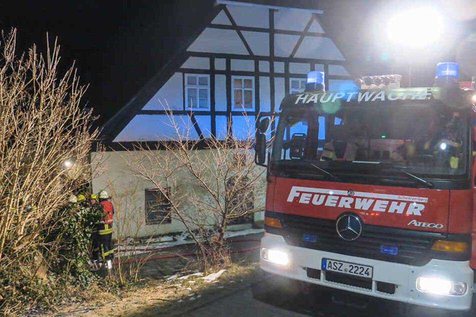 Die Feuerwehren aus Pöhla , Schwarzenberg , Grünstädtel und Erla-Crandorf waren bei dem Brand im Einsatz.