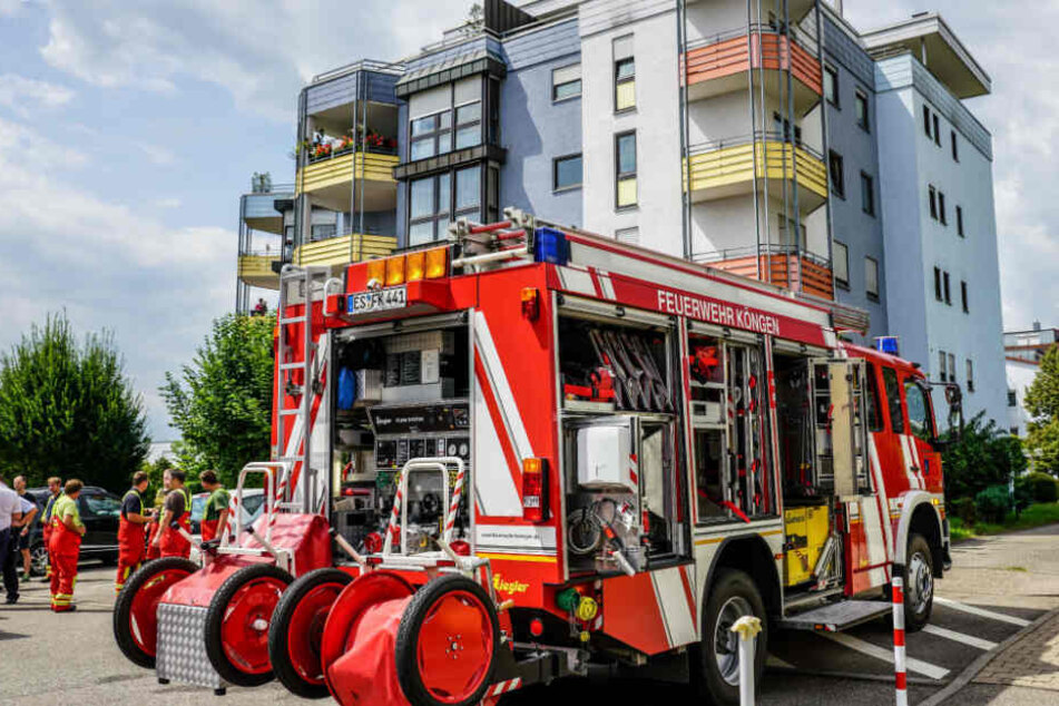Die Polizei geht von einem tragischen Unglücksfall in einem Mehrfamilienhaus in Köngen aus.