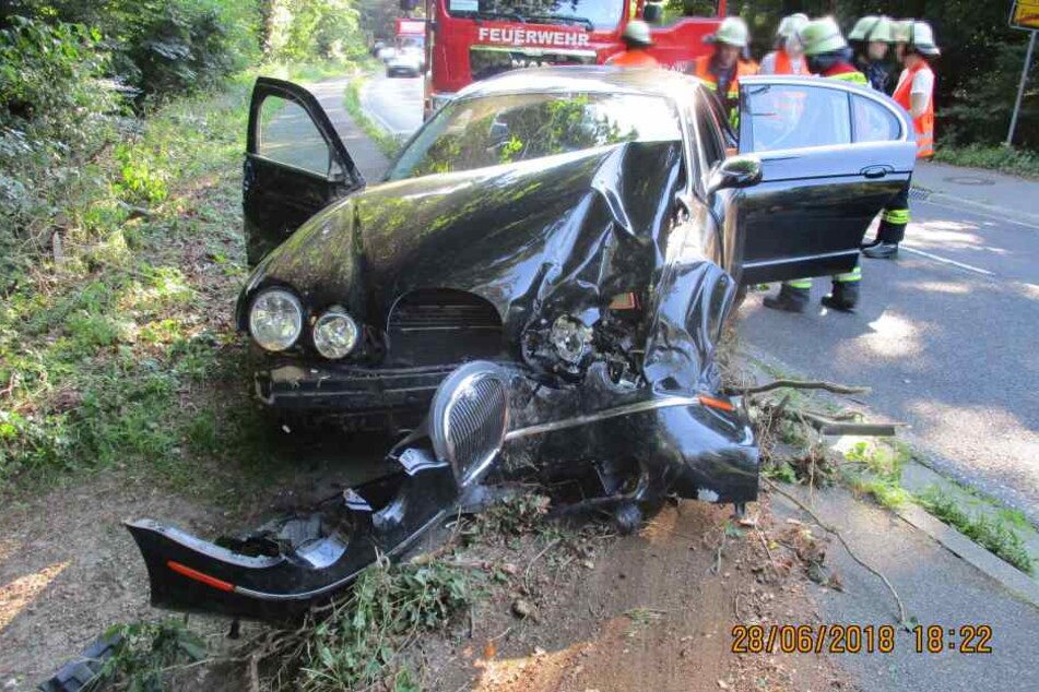 Der Jaguar hatte nach dem Unfall nur noch Schrottwert.
